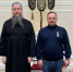 Митрополит Дионисий вручил почётную награду Главе Омского района. - Омский муниципальный район